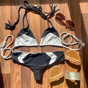 ACACIA Classic Color Block Set 🌴👙